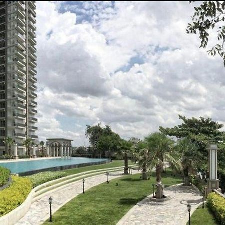 Manor Sanambinnam Ban Tha It المظهر الخارجي الصورة